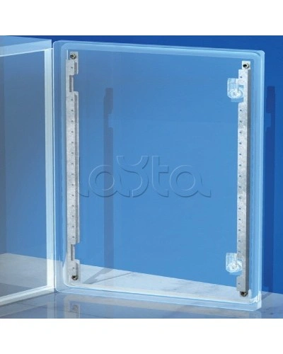 Рейки дверные, вертикальные, для шкафов CE В=700мм, 1 упаковка - 2шт. DKC R5S70 в Нижнем Новгороде Аксессуары для стоек и шкафов Pintop.ru